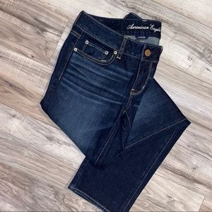 NWT | AE Stretchy Straight Jeans